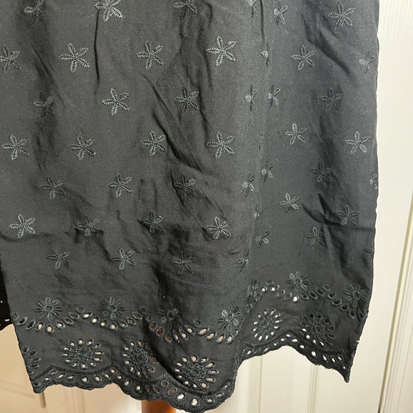 Torrid Eyelet Ruffle Sleeves Top - Picture 7 of 11